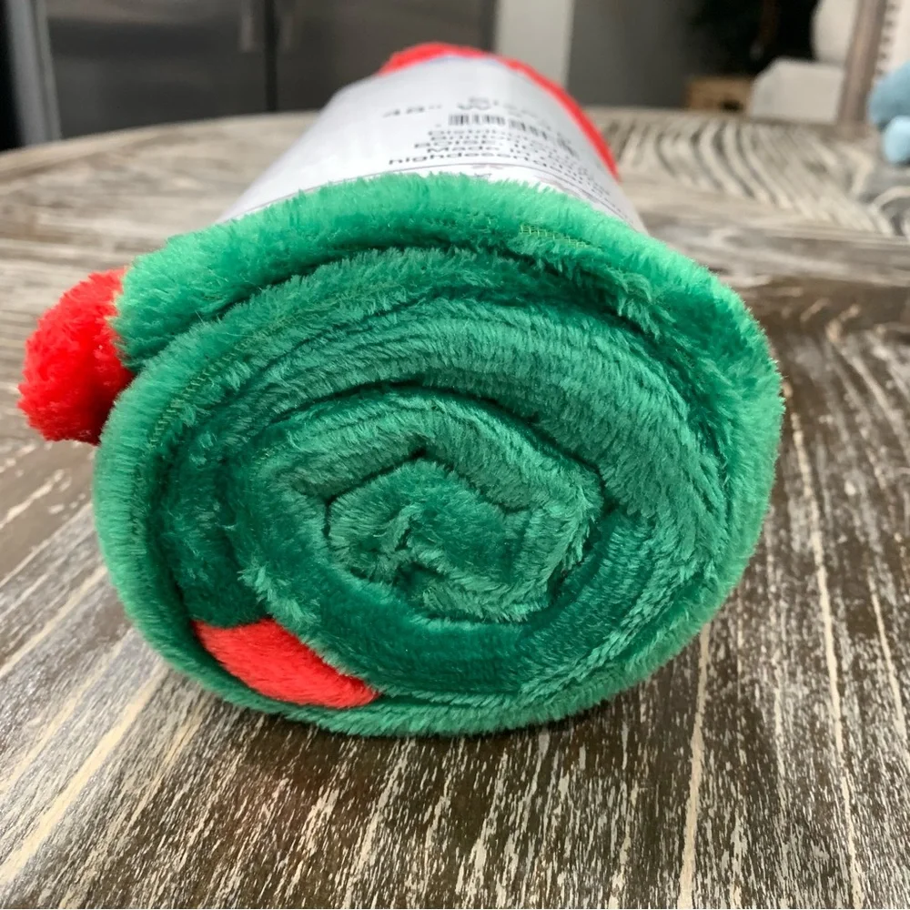 Holiday Hooded Blanket “Elf”